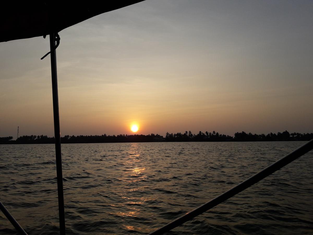 Nico Lagoon Hotel Negombo Eksteriør bilde