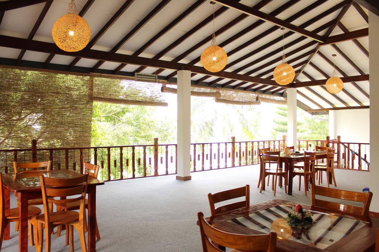 Nico Lagoon Hotel Negombo Eksteriør bilde